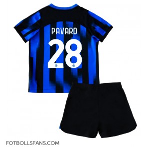 Inter Milan Benjamin Pavard #28 Replika Hemmatröja Barn 2023-24 Kortärmad (+ Korta byxor)